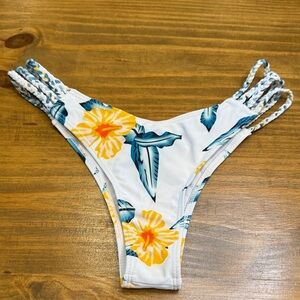 NWOT Zaful White Bikini Bottom with Yellow Tropical Floral Accents